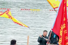 “凤起高庙 龙腾五溪”2024年怀化传统龙舟赛沅陵赛区开赛图片