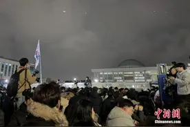 总统大战国会，尹锡悦能否熬过“首尔之冬”？图片