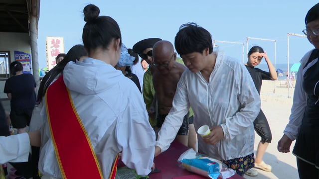 【弘扬大钊精神 争当文明使者】“志愿红”闪耀景区 大钊故乡文明使者暖心服务