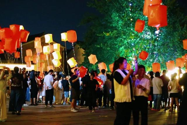 双节加持，东阳旅游“人从众你众从人”！名场面又双叒叕来了→