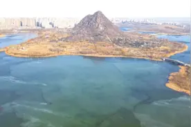 冬日华山湖 冰封如玉风姿绰约图片