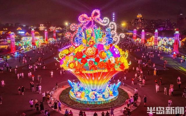 日夜交替，乐趣翻倍！快来青岛西海岸新区金沙滩啤酒城解锁双重精彩