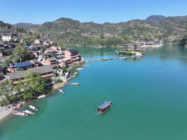 大山里的土家山寨