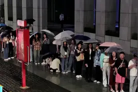 别了，上海敞篷双层巴士！你也坐过吗图片