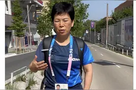 决赛前为“莎头”做陪练，网友：倪夏莲阿姨，谢谢您！图片