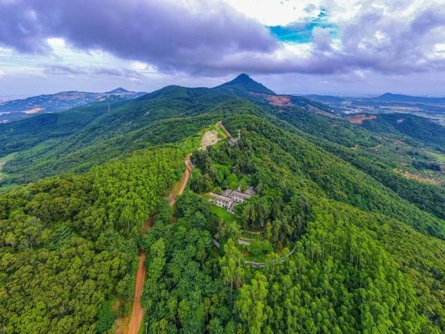 紫气东来 | 一山静卧，千年文脉——厦门“女状元山”邀您探秘！