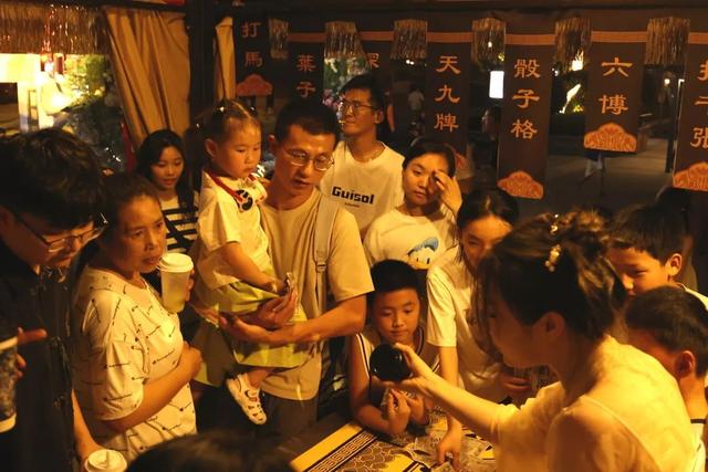 “小酒窝男神”明星大咖做客吉安！烟花秀+足球狂欢派对+NPC奇遇行+潮玩跳蚤街...就在这里↓↓↓