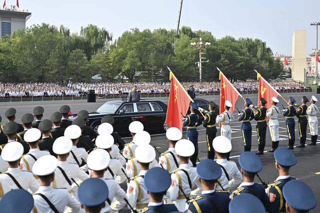 领航强军，从胜利走向胜利——习近平主席检阅抗战胜利纪念日阅兵受阅部队侧记