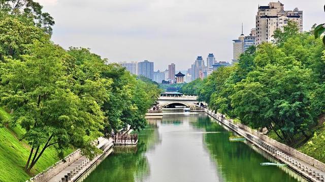 雨后放晴 古城如画