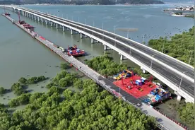 漳汕高铁海上工程开工建设图片