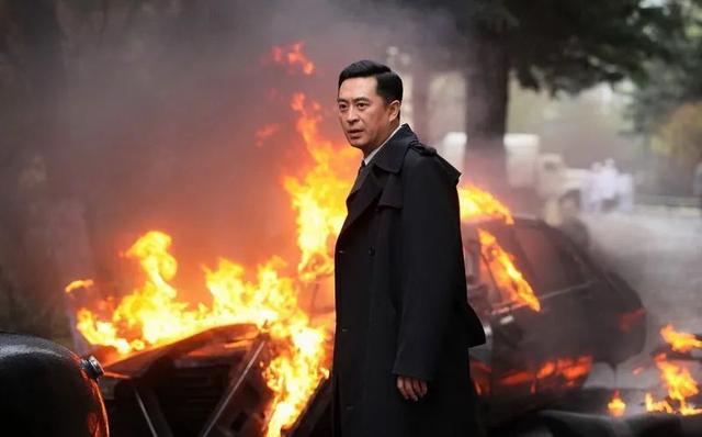 重温经典｜《悬崖》：情感和情怀是作品的灵魂