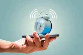 睡懒觉耗气伤肾图片