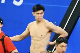 刚刚预赛，孙杨比潘展乐快了1秒多！今晚“世纪对决”！图片