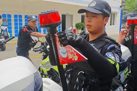 考试前走错考场 成都郫都公安为考生打开“绿色通道”图片