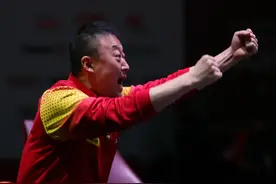 世乒赛：王曼昱/蒯曼夺得女双冠军图片