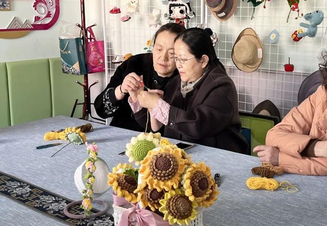 金川区：多元服务助“陪读妈妈”点亮新生活