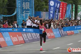 2024兰州马拉松成绩出炉 女子组冠军打破赛会纪录图片