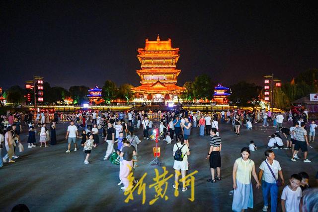越“晚”越精彩，枣庄台儿庄古城点亮文旅新“夜”态