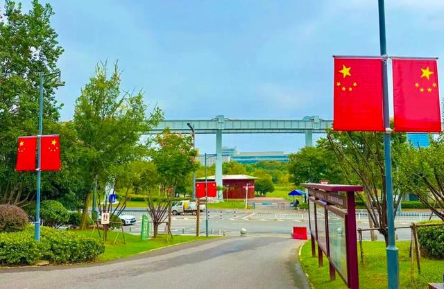 光谷公园集体换“国庆皮肤”啦！超全打卡攻略速码住～