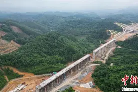 广西铁路渐成区域国际重要枢纽 联通东盟与粤港澳图片