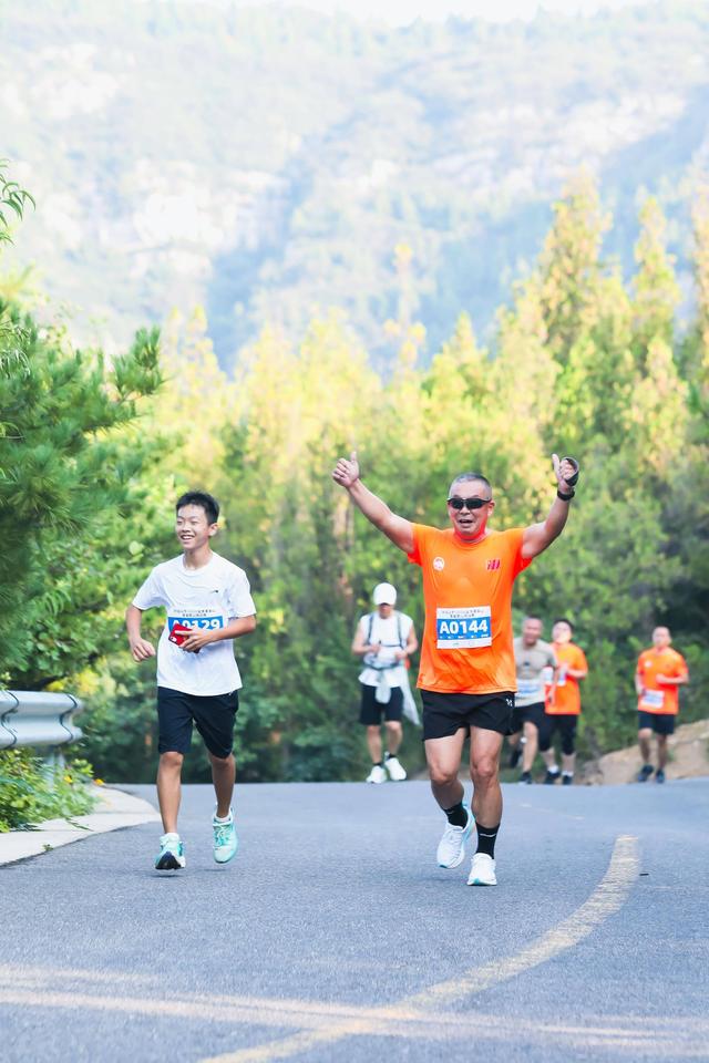 5公里登山赛，20分钟冲线！好运山东·2025淄博潭溪山首届登山挑战赛圆满落幕！