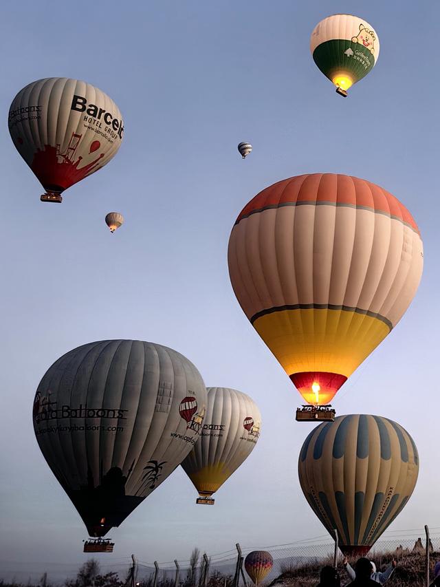 晚潮｜卡帕多奇亚晨光中的焰舞