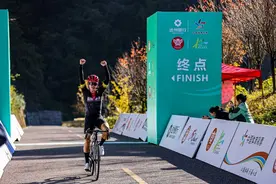 2024年“中国最美乡村路”巴山大峡谷自行车爬坡大师赛开赛图片