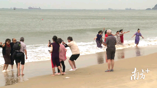 海陵岛迎来“冬养游客”旅居热潮