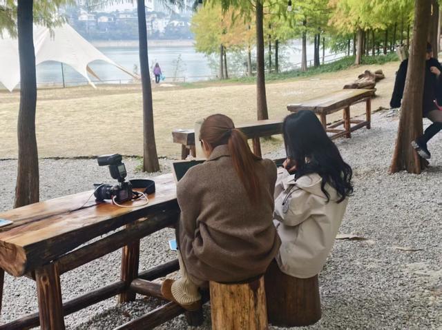 南宁秋冬限定的浪漫！邕江两岸层林尽染身披“秋装”