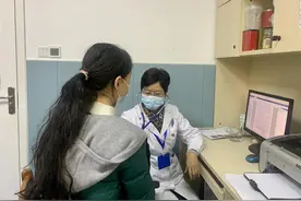 连吃10天抗生素，女子腹痛进了医院图片