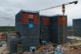 南昌医学院新校园（一期）建设项目主体结构顺利封顶图片