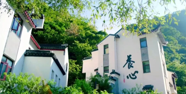 保康尧治河：昔日挖山开矿 今朝保绿生金