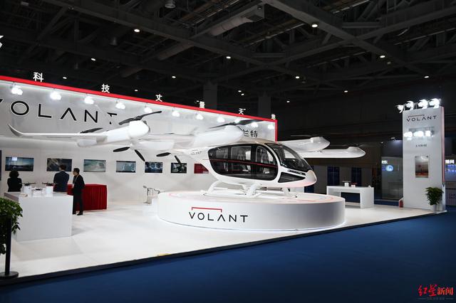 探新进博丨进博会上的“新未来”：当“空中出租车”、机器人同事、无人驾驶汽车走进生活