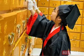 体验消防员、护理员、中医师，幼儿园萌娃享受劳动乐趣图片