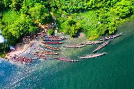桃花潭上龙舟赛 千年民俗带火文旅产业图片