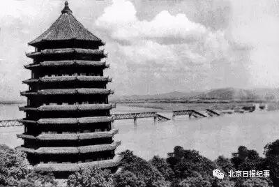 中国人自己设计的现代化大桥，为何通车89天即被炸毁？