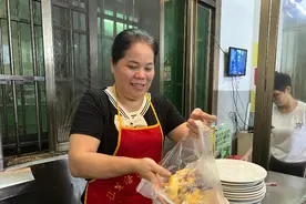 感动海南·回访丨饭店热心老板娘薛小兰：免费为环卫工人提供茶水13年图片