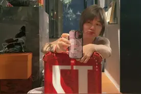 40岁杨天真收拾行李大哭：将赴美留学一年！称“某些剧情，剧终了”图片