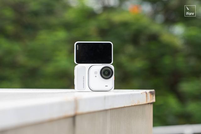 当运动相机不运动了，它却变得更好了 | 影石 Insta360 GO Ultra 体验