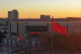 快讯！年味十足~草原村排新春夜 排球激战正酣 歌舞精彩不停......图片