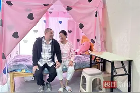 “夫妻能在一起，哪里都是家” ，工地温馨夫妻房传递爱与关怀图片