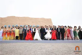 潮起敦煌韵 玉关赏霓裳 “2023敦煌国际时尚周”开幕秀华彩呈现图片