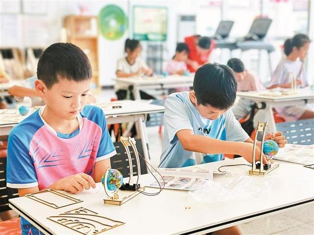 萌娃们化身全能牧场主！2025年华侨城旅游狂欢节光明分会场开幕