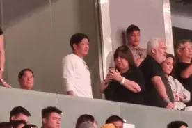 外媒：坐总统直升机去看演唱会，菲律宾总统马科斯被批图片