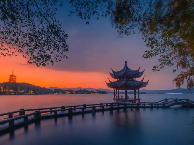 老牌五星级酒店，圈粉不了年轻人？
