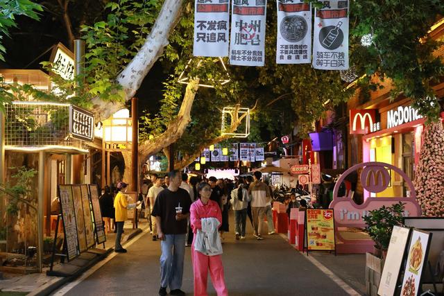 郑州蜜油创意园：工业遗存焕新 变身文旅潮玩地标