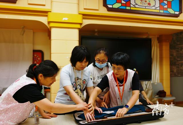 粤博“粤胡百年”口述导览，为视障观众传递岭南弦音| 10·15国际盲人节
