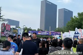 国际范儿邂逅泉城味，济南奥体精酿啤酒生活节引外国友人点赞图片