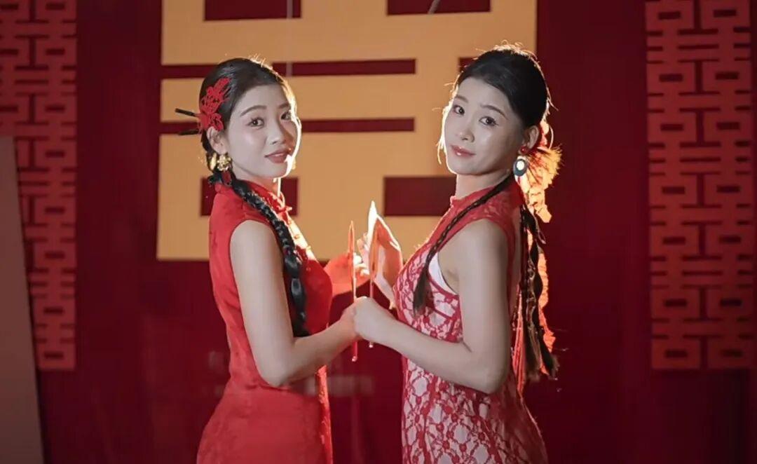 河南商丘一双胞胎兄弟同天迎娶双胞胎姐妹,被赞“复制粘贴的幸福”-图1