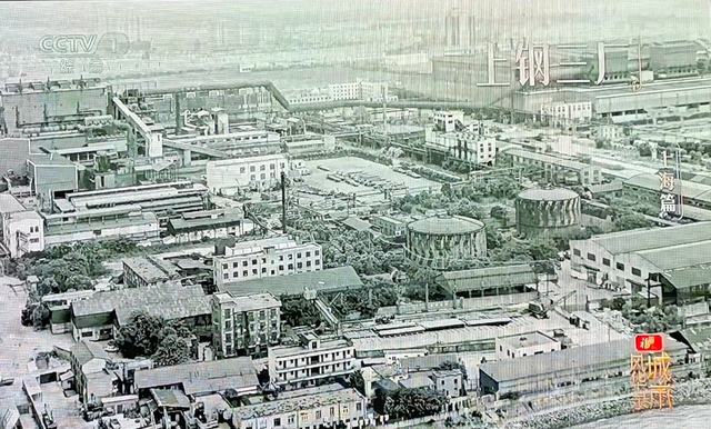 上海高4800厘米的“最高峰”竟是中空的？网友：求问登顶需要带氧气瓶吗？